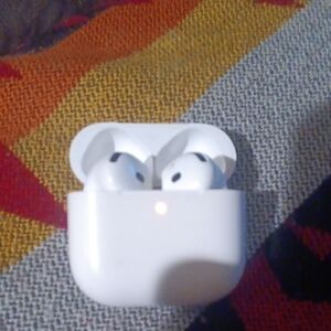 Apple White Earbud Headphones